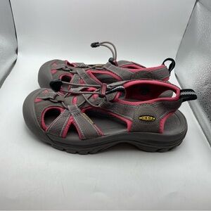 Keen Newport all terrain women’s waterproof sandals size 6